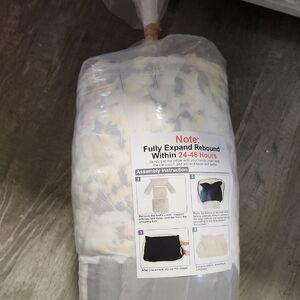 BNIP CAT/ DOG COUCH- CREAM COLOR,